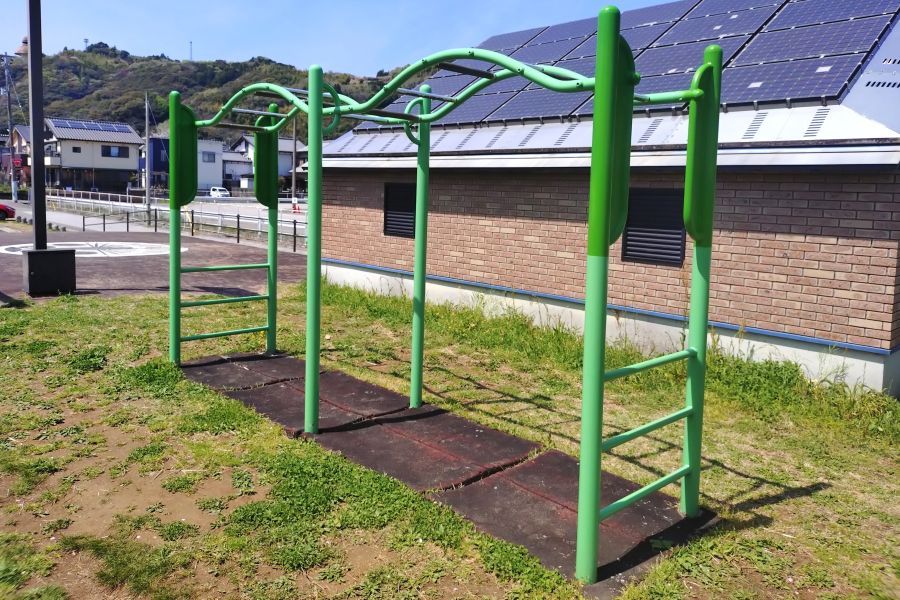 うんていはウエーブ型