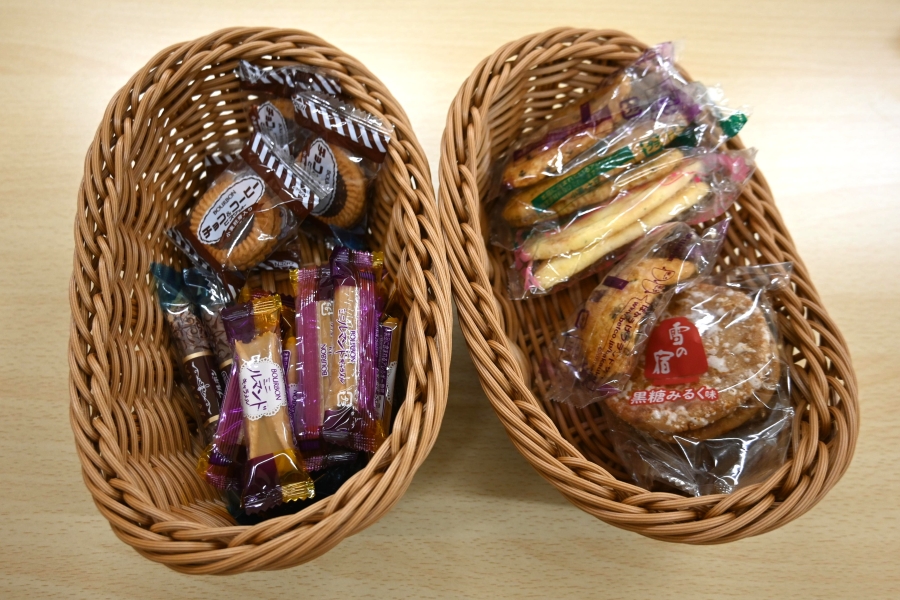お菓子も用意されています