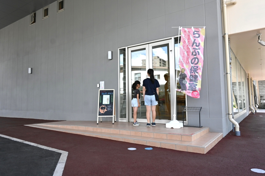ホールの入り口から入れます