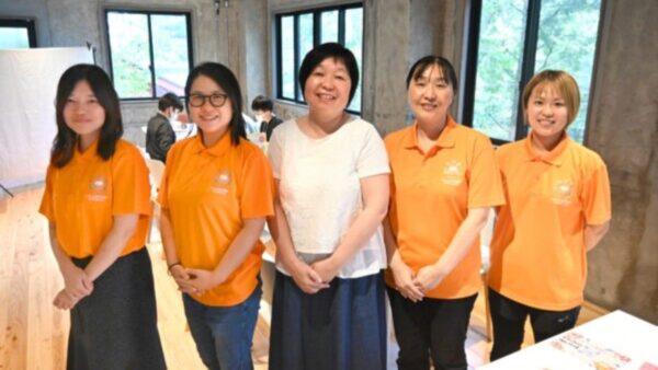 女の子、女性のための居場所「らんぷカフェ FIRST PLACE」に行ってみませんか？｜飲み物、お菓子を無料で提供。性について相談できる「らんぷの保健室」も紹介します