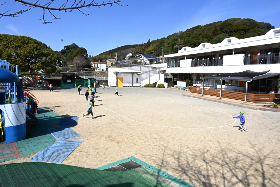 園庭は広々！