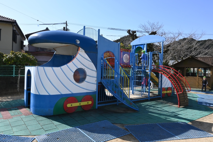 くじらの遊具がシンボル