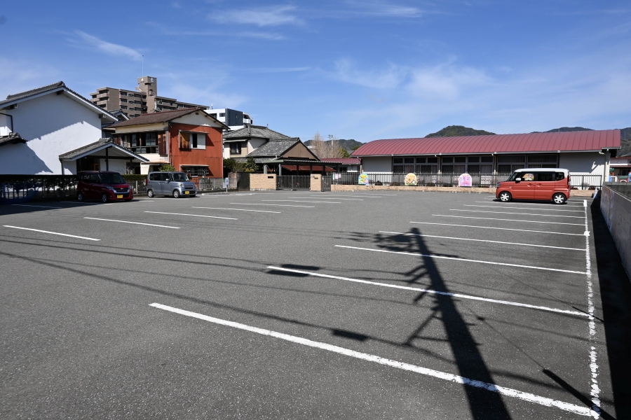 駐車場はなんと30台分！広くて安心です