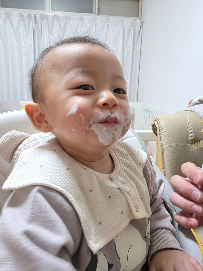 ヨーグルトを顔面で食べる勢いでハマってます