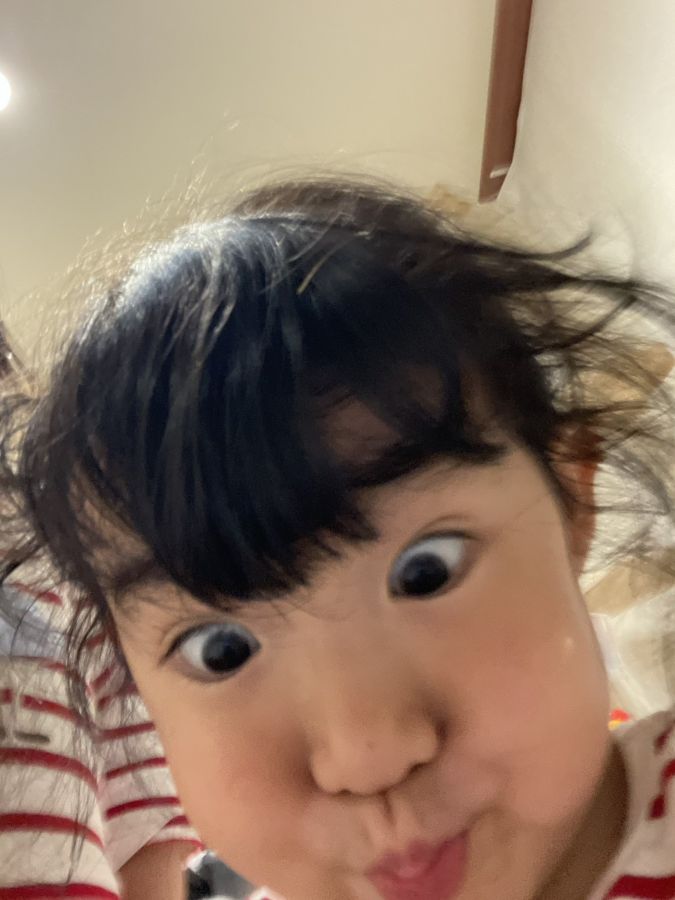 最近自撮りを覚えて知らない写真が...しかも変顔ばかり（笑）