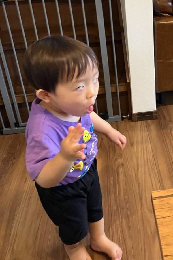 変顔にハマって、しょっちゅう変顔してくれます