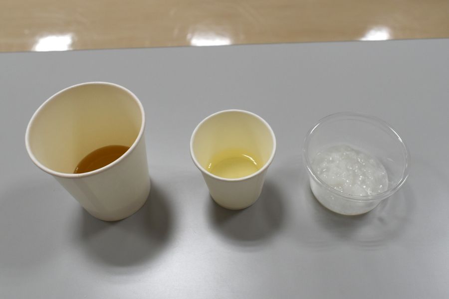 左端は大人用の麦茶です