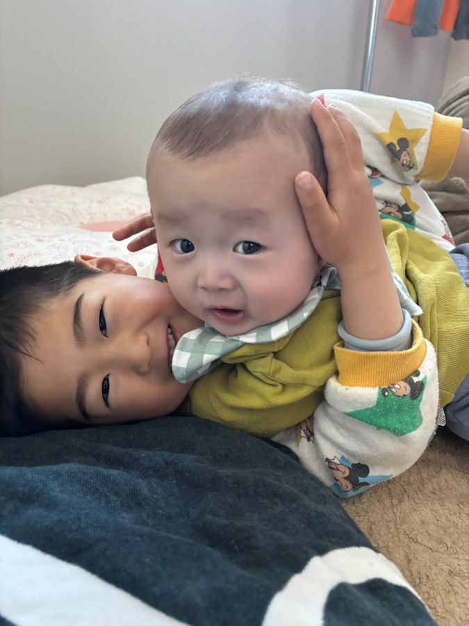 弟と遊ぶ事にハマってるお兄ちゃん！大好きすぎて、愛が溢れてます♡