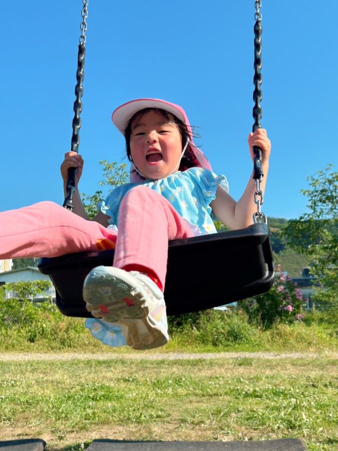 大好きな公園で大好きなブランコと