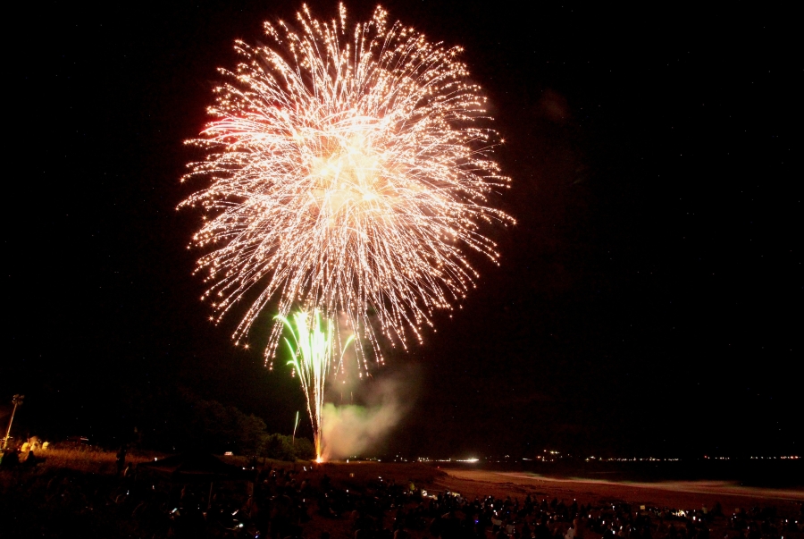 シーサイドギャラリーの花火大会（提供写真　2022年8月15日撮影）