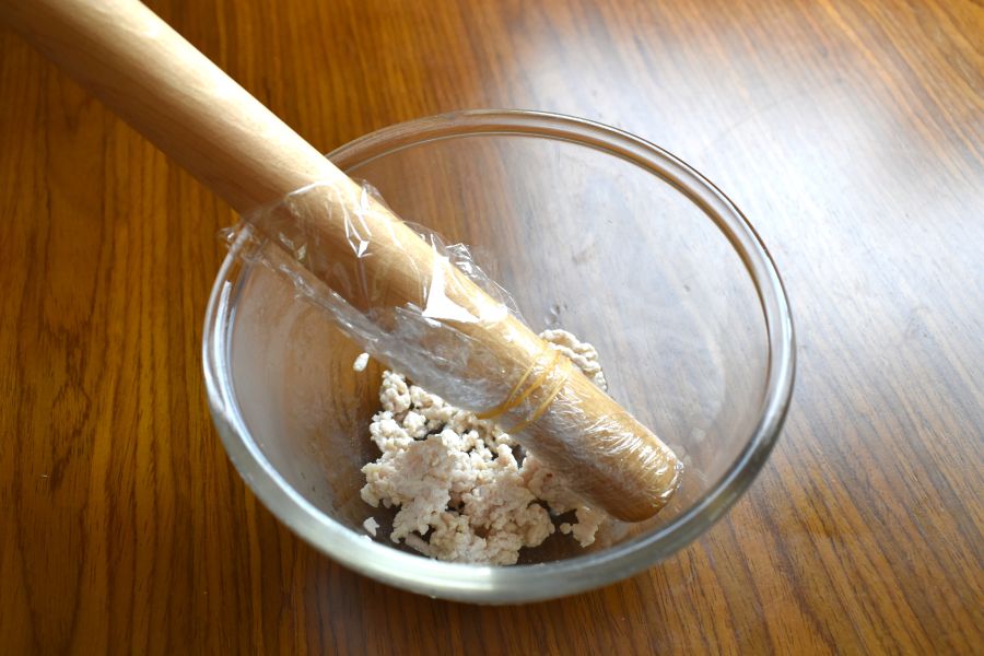 めん棒はすりこ木の代用です