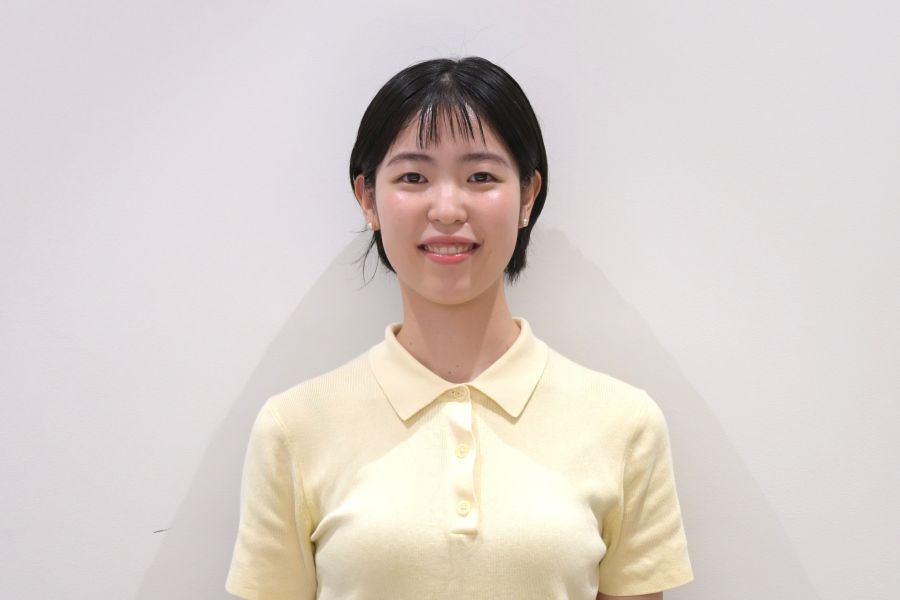 卒業生の明神可奈さん。Web制作に興味を持ちましたが、受講前は「難しそう」と思っていました