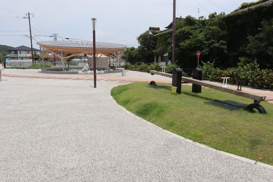 コンパクトな敷地です