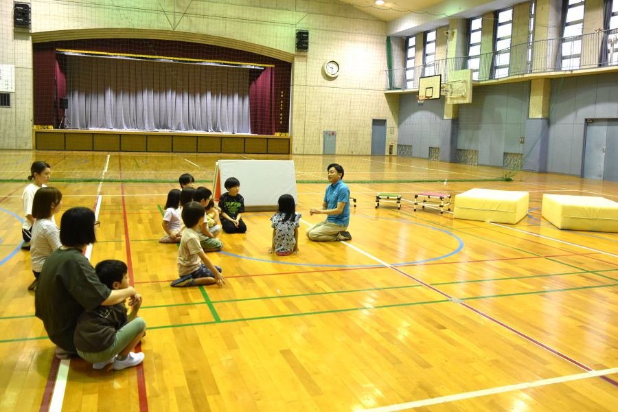 幼児や小学校低学年の子どもたちが参加しました
