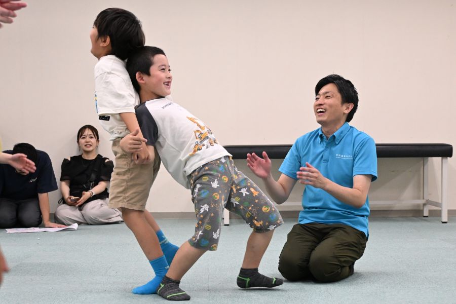 協力して立ち上がれました！