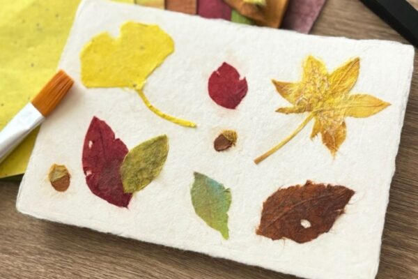 いの町で9/5に「ちぎってつくる秋の落ち葉のちぎり絵」（いの町紙の博物館）｜和紙をちぎって、貼って「落ち葉のちぎり絵」を作るワークショップです。事前申し込みが必要です