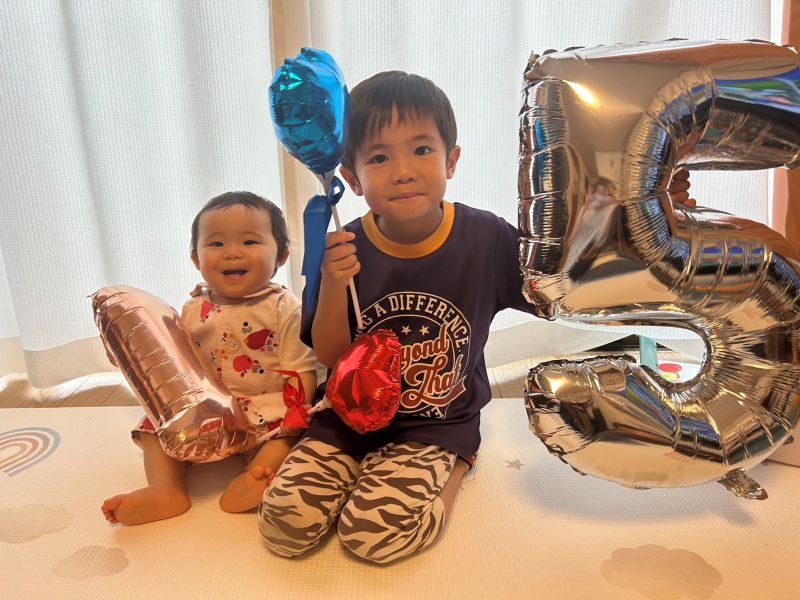 1 歳になりました！！お兄ちゃんはもう 5 歳です